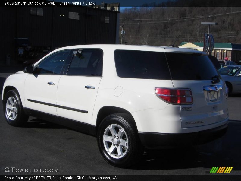 Cream White / Black 2009 Saturn Outlook XE AWD