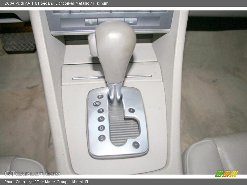 Light Silver Metallic / Platinum 2004 Audi A4 1.8T Sedan