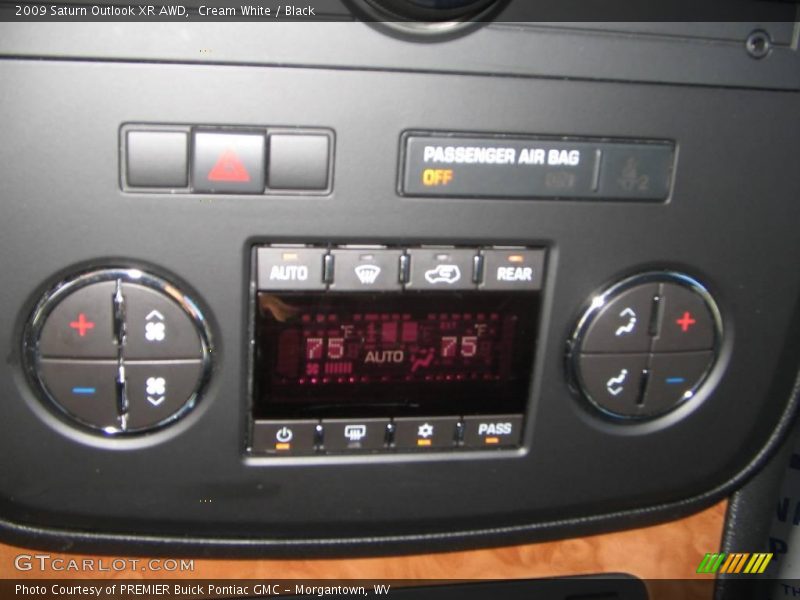 Cream White / Black 2009 Saturn Outlook XR AWD