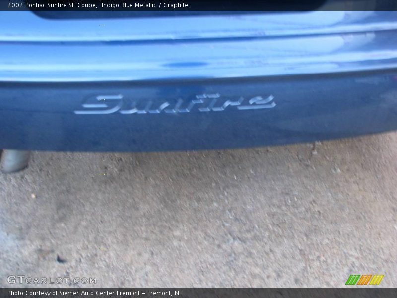 Indigo Blue Metallic / Graphite 2002 Pontiac Sunfire SE Coupe