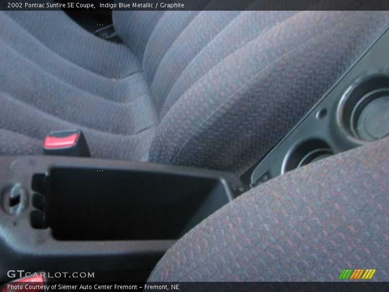 Indigo Blue Metallic / Graphite 2002 Pontiac Sunfire SE Coupe