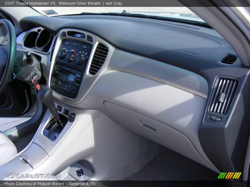 Millenium Silver Metallic / Ash Gray 2007 Toyota Highlander V6
