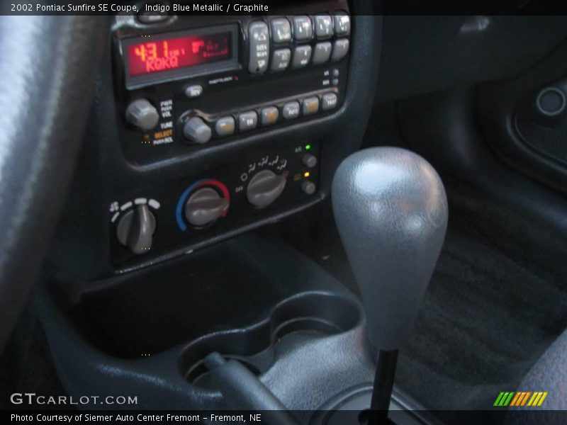 Indigo Blue Metallic / Graphite 2002 Pontiac Sunfire SE Coupe