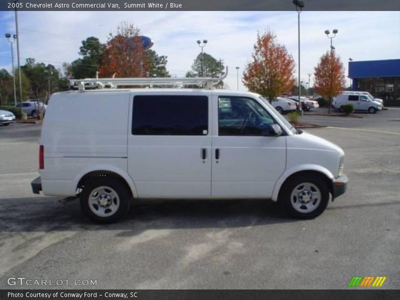 Summit White / Blue 2005 Chevrolet Astro Commercial Van