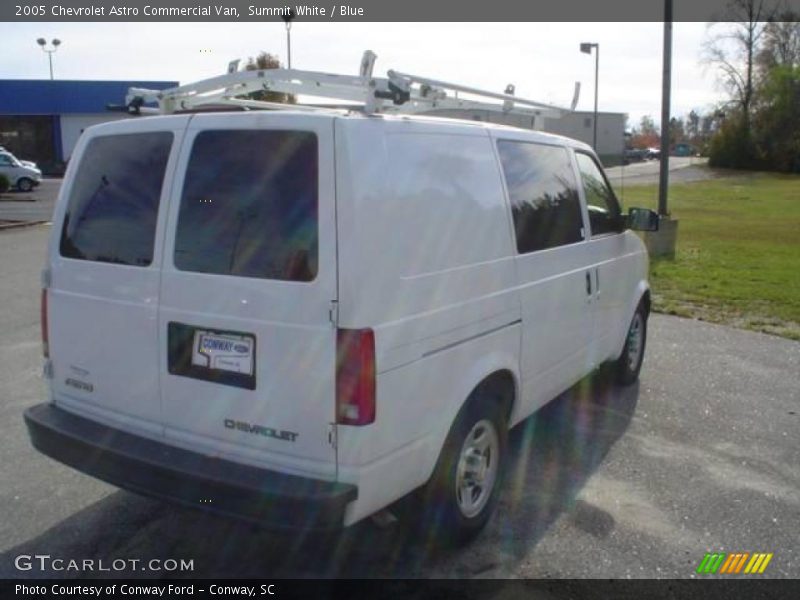 Summit White / Blue 2005 Chevrolet Astro Commercial Van