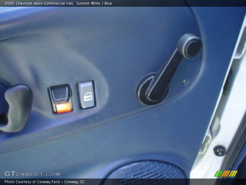 Summit White / Blue 2005 Chevrolet Astro Commercial Van