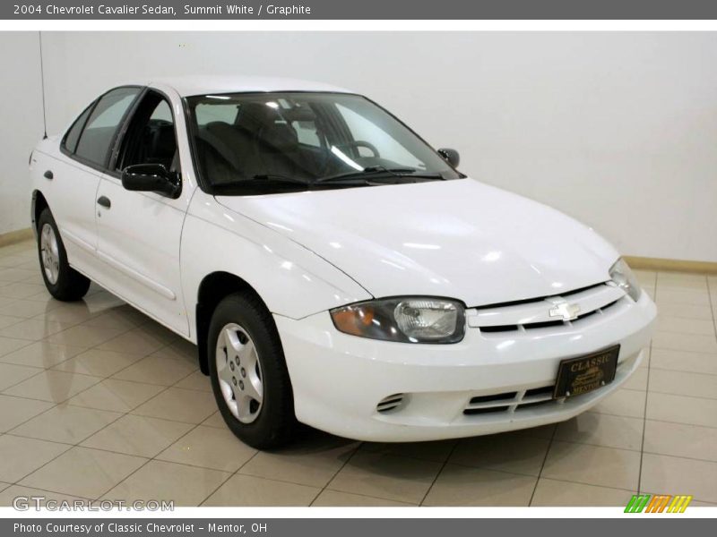 Summit White / Graphite 2004 Chevrolet Cavalier Sedan