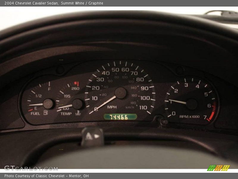 Summit White / Graphite 2004 Chevrolet Cavalier Sedan