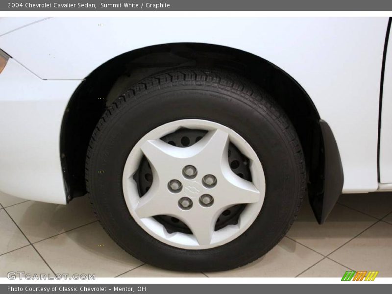 Summit White / Graphite 2004 Chevrolet Cavalier Sedan