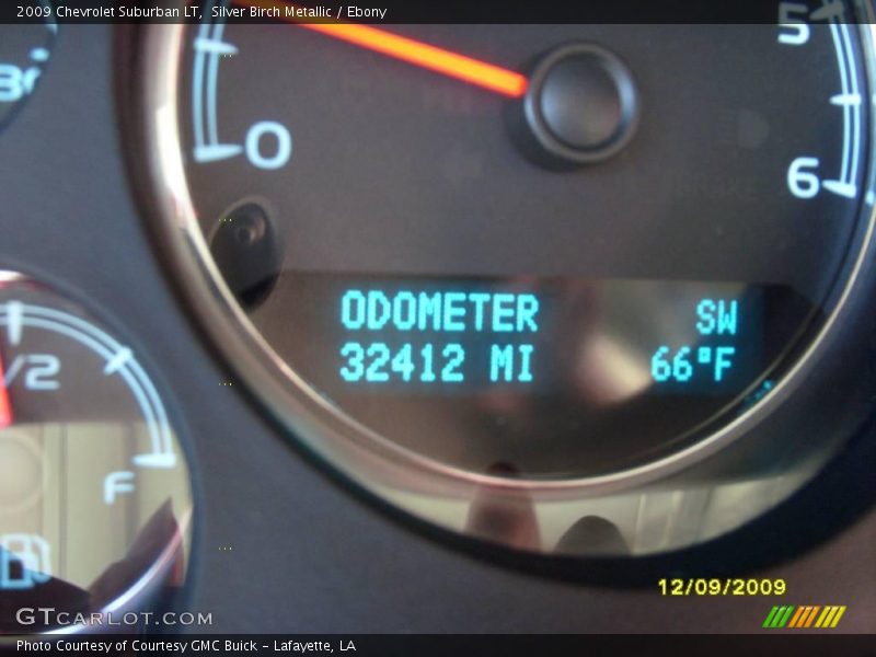 Silver Birch Metallic / Ebony 2009 Chevrolet Suburban LT