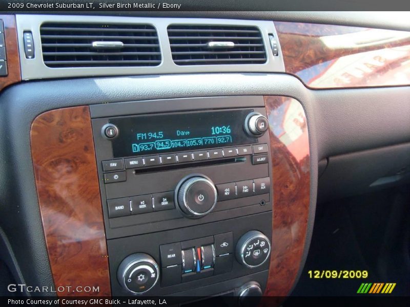 Silver Birch Metallic / Ebony 2009 Chevrolet Suburban LT