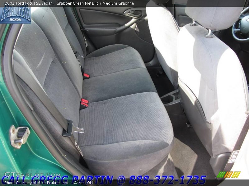 Grabber Green Metallic / Medium Graphite 2002 Ford Focus SE Sedan