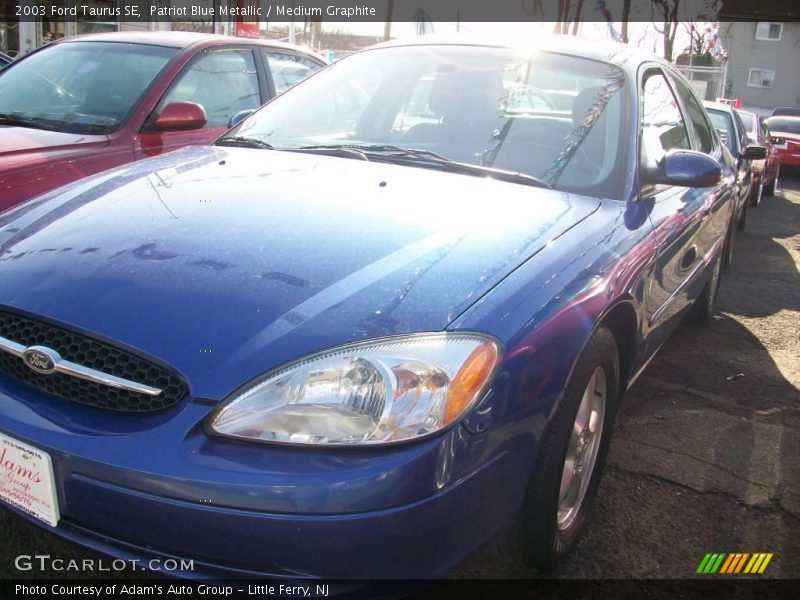 Patriot Blue Metallic / Medium Graphite 2003 Ford Taurus SE