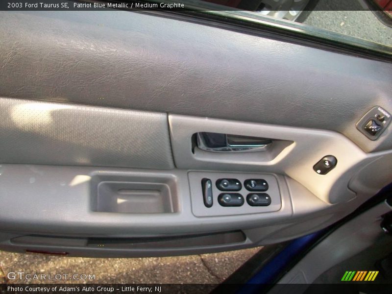Patriot Blue Metallic / Medium Graphite 2003 Ford Taurus SE