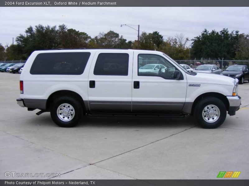 Oxford White / Medium Parchment 2004 Ford Excursion XLT