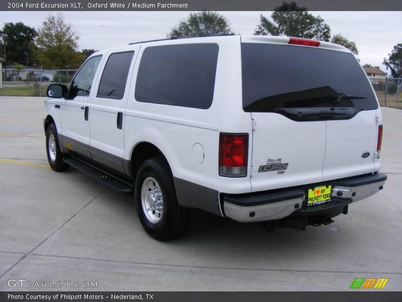 Oxford White / Medium Parchment 2004 Ford Excursion XLT