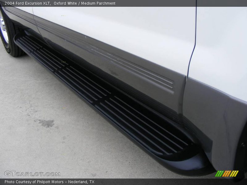 Oxford White / Medium Parchment 2004 Ford Excursion XLT