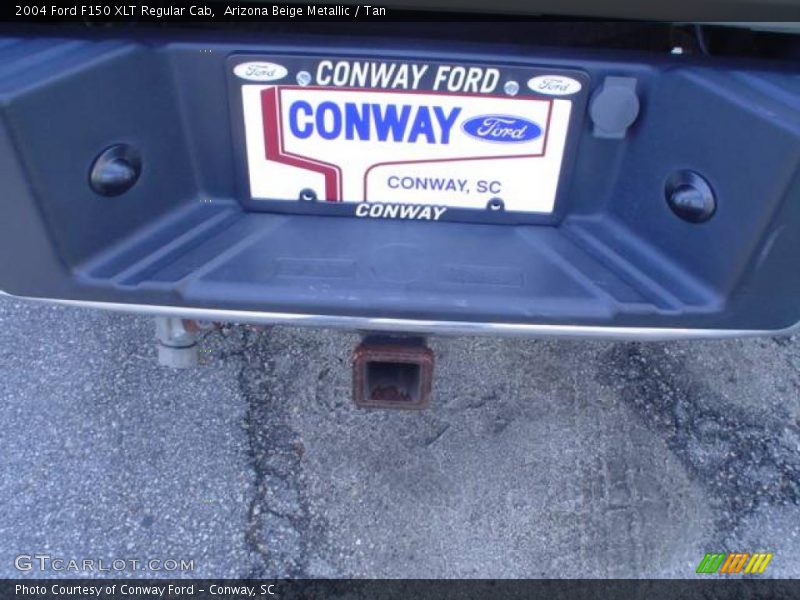 Arizona Beige Metallic / Tan 2004 Ford F150 XLT Regular Cab