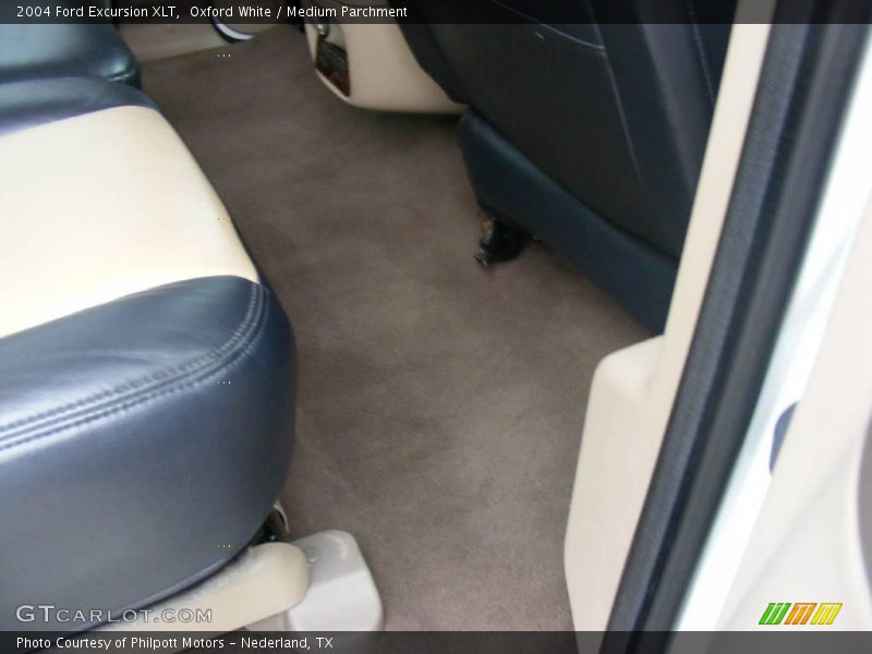 Oxford White / Medium Parchment 2004 Ford Excursion XLT