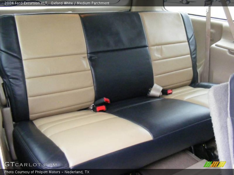 Oxford White / Medium Parchment 2004 Ford Excursion XLT