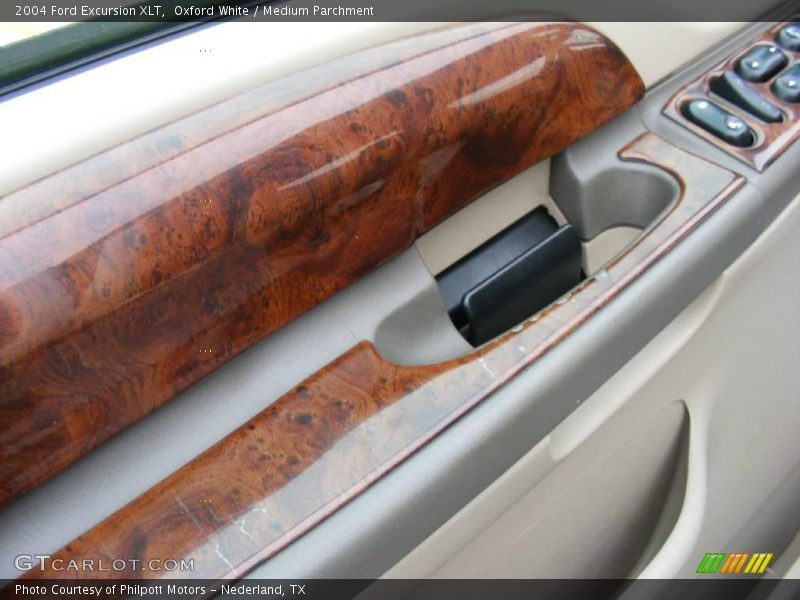 Oxford White / Medium Parchment 2004 Ford Excursion XLT