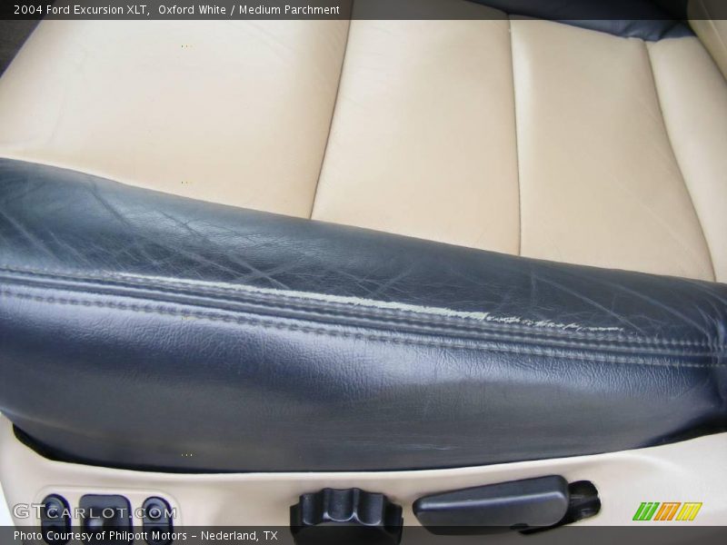 Oxford White / Medium Parchment 2004 Ford Excursion XLT