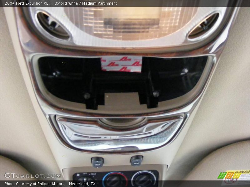 Oxford White / Medium Parchment 2004 Ford Excursion XLT