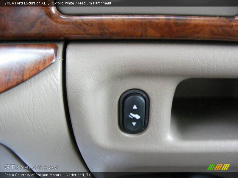 Oxford White / Medium Parchment 2004 Ford Excursion XLT