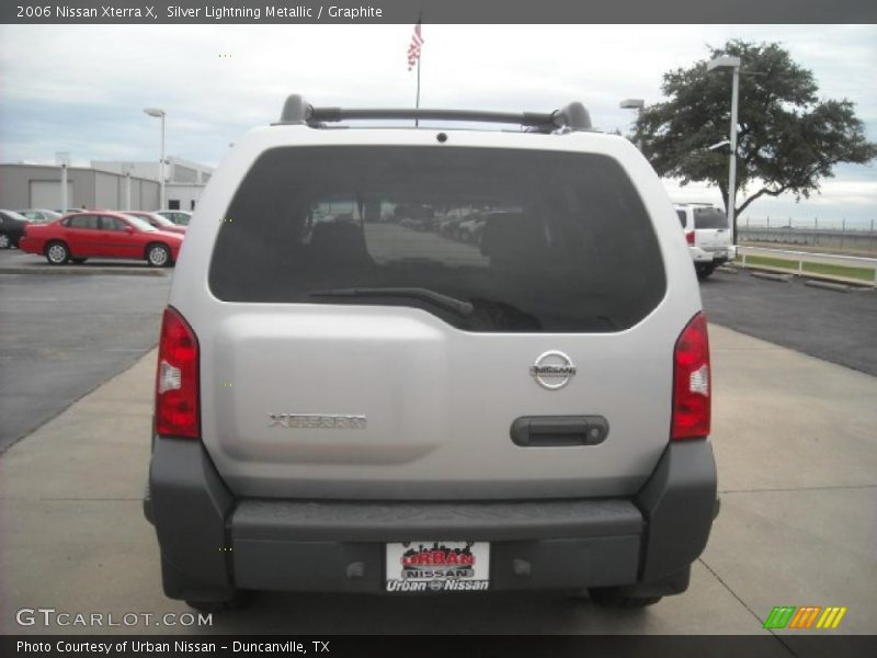 Silver Lightning Metallic / Graphite 2006 Nissan Xterra X