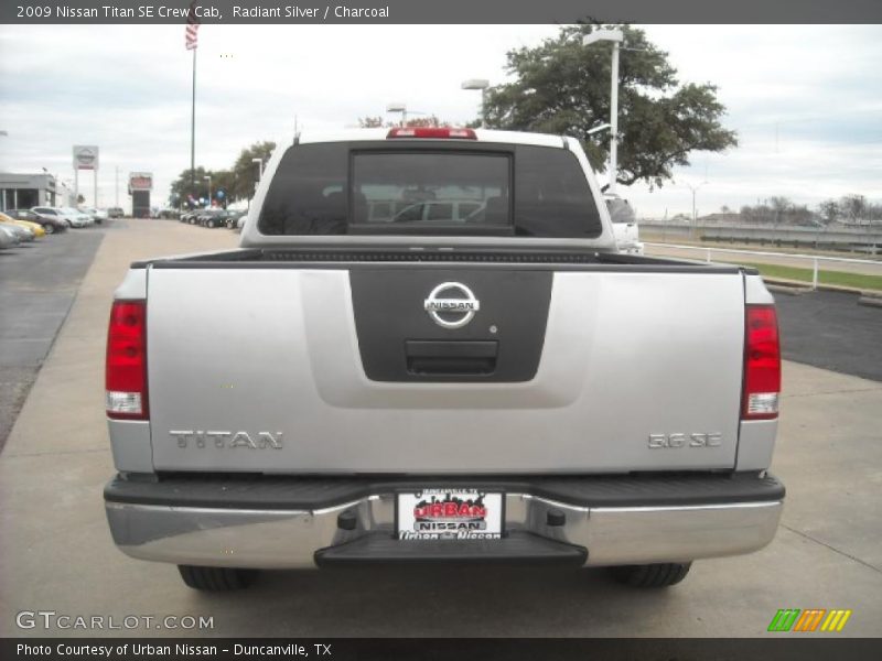 Radiant Silver / Charcoal 2009 Nissan Titan SE Crew Cab