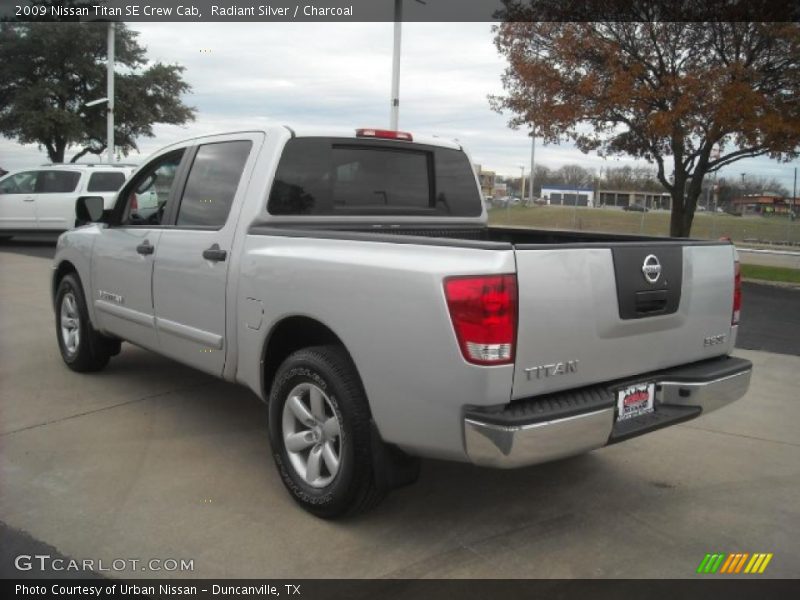 Radiant Silver / Charcoal 2009 Nissan Titan SE Crew Cab