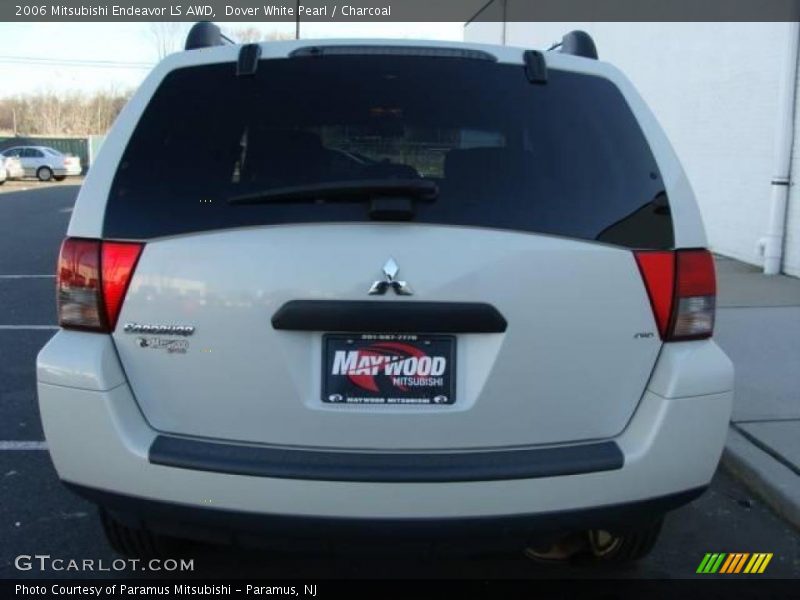 Dover White Pearl / Charcoal 2006 Mitsubishi Endeavor LS AWD