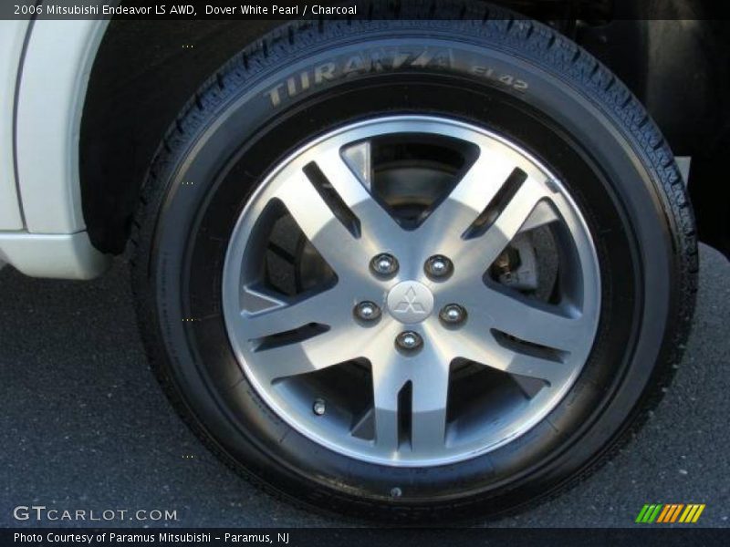 Dover White Pearl / Charcoal 2006 Mitsubishi Endeavor LS AWD