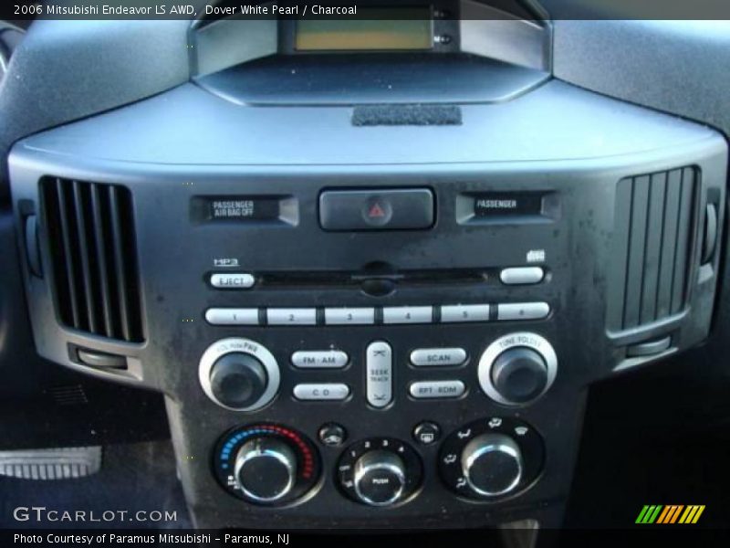 Dover White Pearl / Charcoal 2006 Mitsubishi Endeavor LS AWD