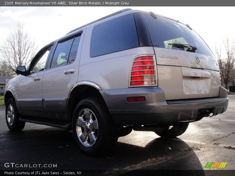 Silver Birch Metallic / Midnight Grey 2005 Mercury Mountaineer V6 AWD