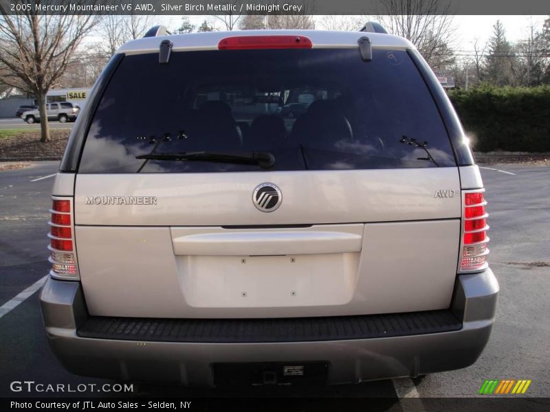 Silver Birch Metallic / Midnight Grey 2005 Mercury Mountaineer V6 AWD