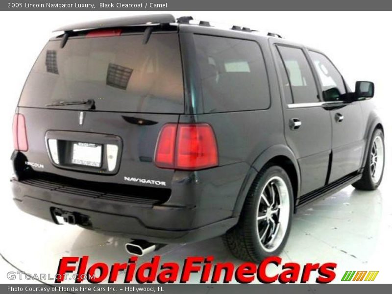 Black Clearcoat / Camel 2005 Lincoln Navigator Luxury