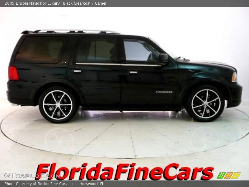 Black Clearcoat / Camel 2005 Lincoln Navigator Luxury