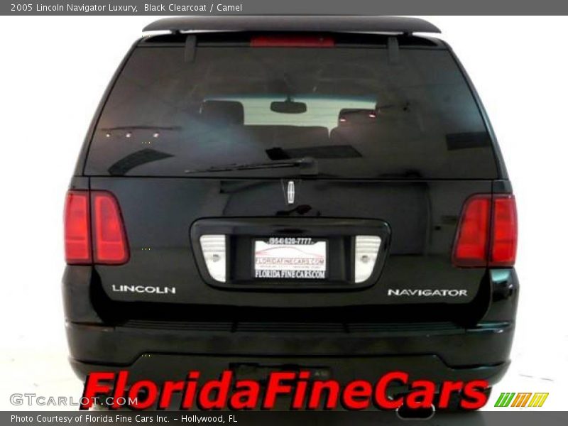 Black Clearcoat / Camel 2005 Lincoln Navigator Luxury