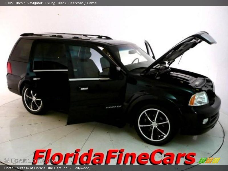 Black Clearcoat / Camel 2005 Lincoln Navigator Luxury