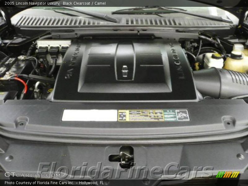 Black Clearcoat / Camel 2005 Lincoln Navigator Luxury