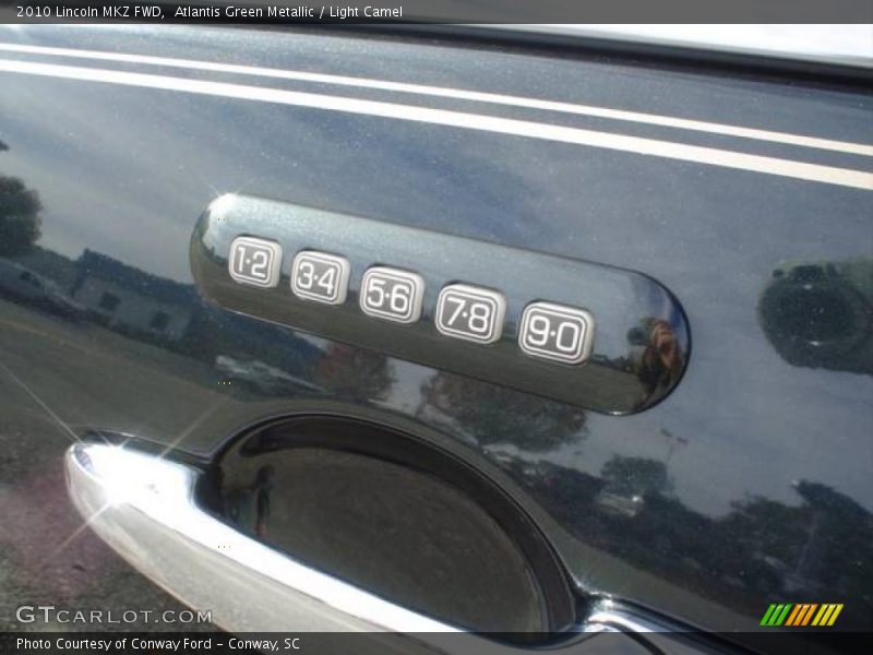 Atlantis Green Metallic / Light Camel 2010 Lincoln MKZ FWD
