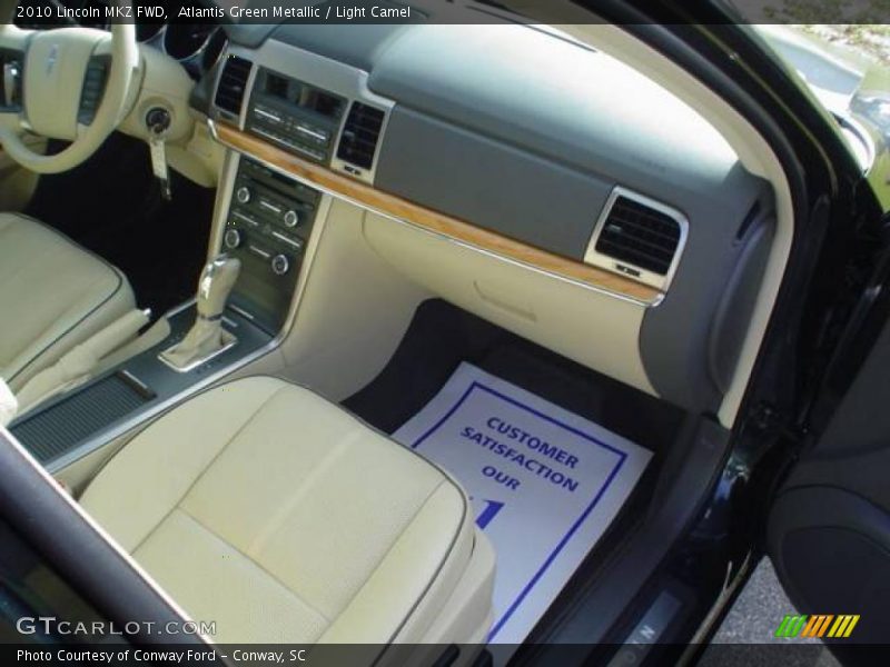 Atlantis Green Metallic / Light Camel 2010 Lincoln MKZ FWD