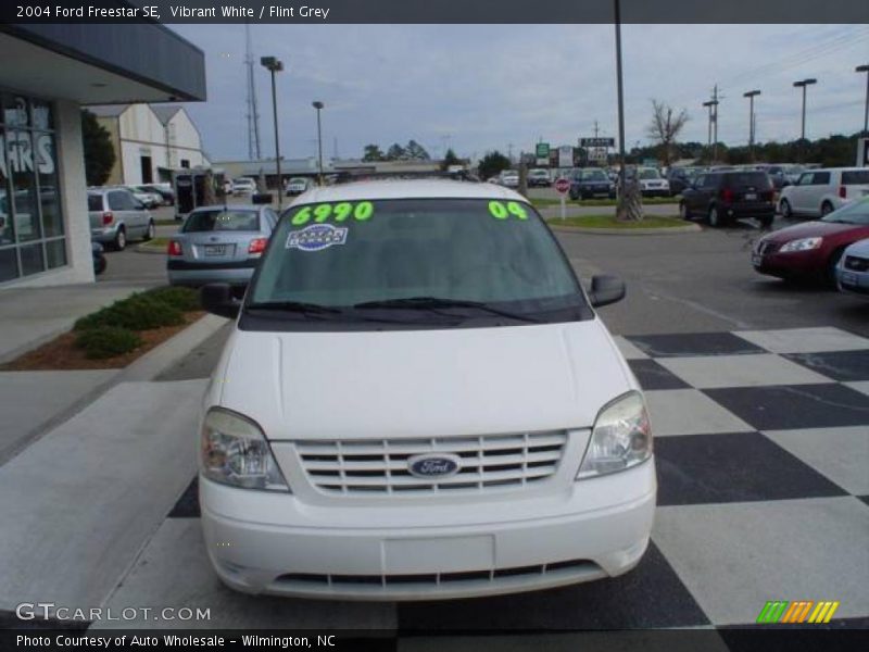 Vibrant White / Flint Grey 2004 Ford Freestar SE