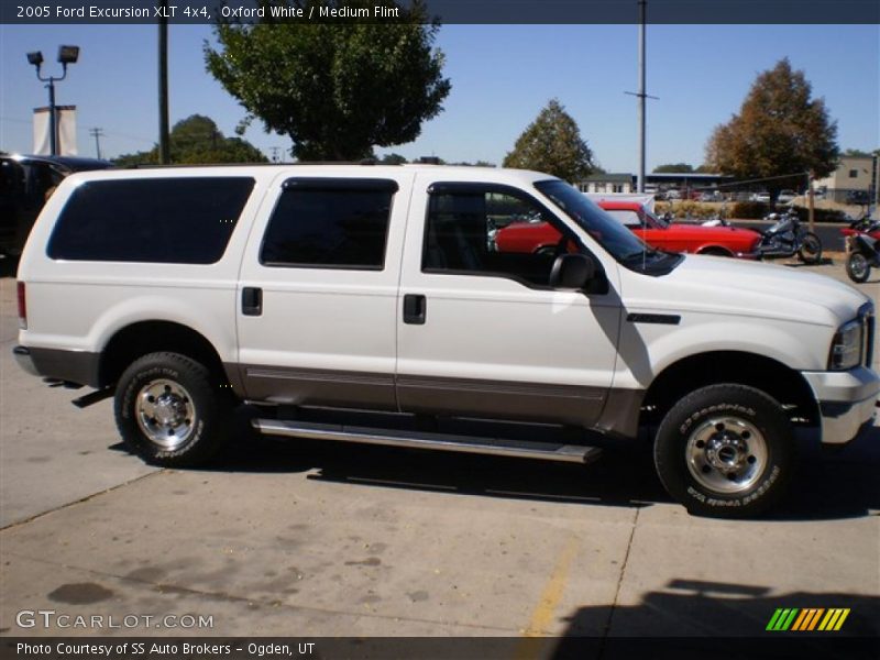 Oxford White / Medium Flint 2005 Ford Excursion XLT 4x4