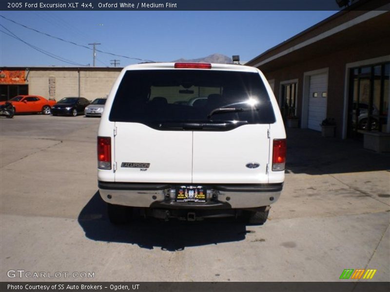 Oxford White / Medium Flint 2005 Ford Excursion XLT 4x4