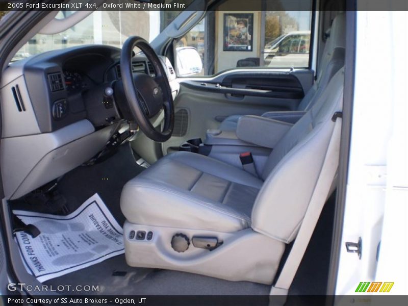 Oxford White / Medium Flint 2005 Ford Excursion XLT 4x4