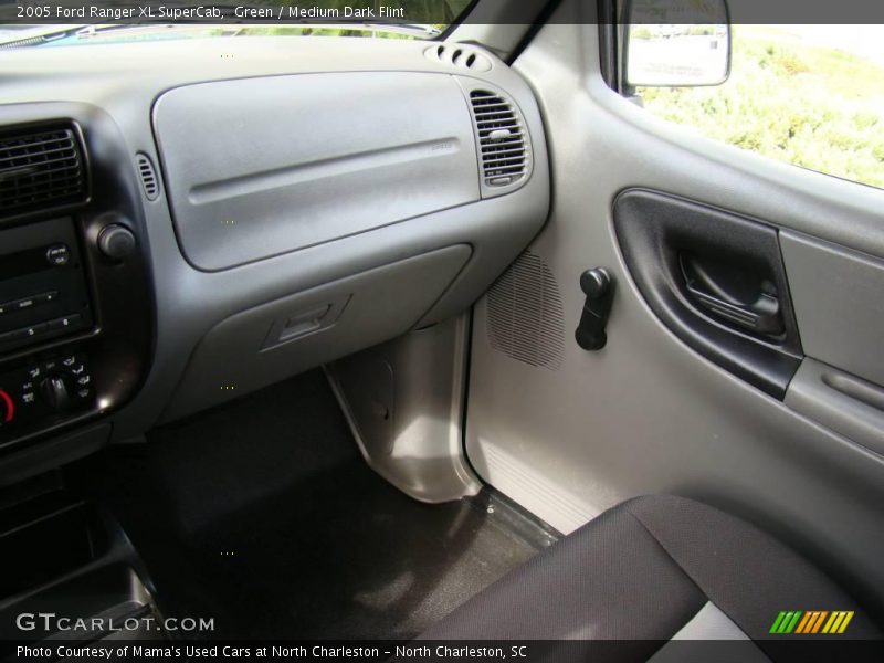 Green / Medium Dark Flint 2005 Ford Ranger XL SuperCab