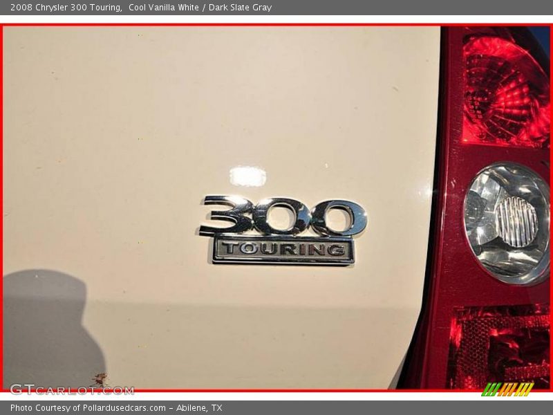 Cool Vanilla White / Dark Slate Gray 2008 Chrysler 300 Touring
