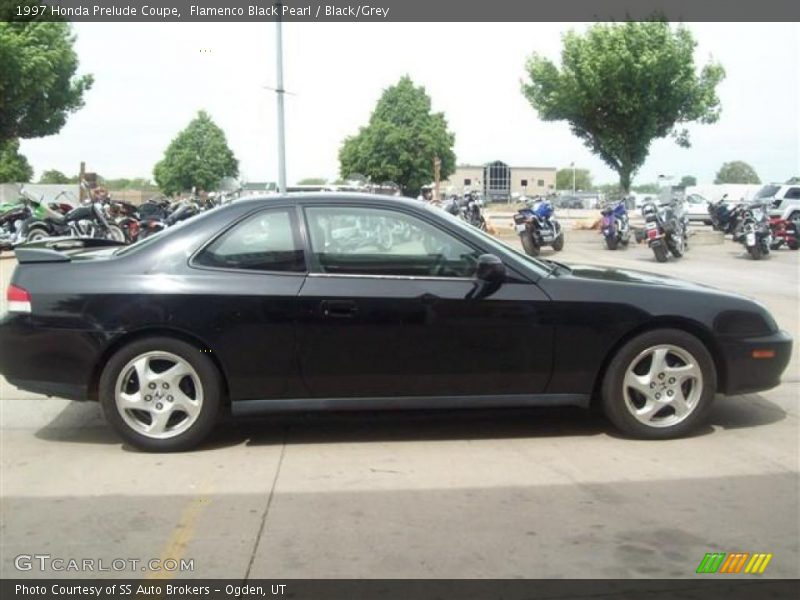 Flamenco Black Pearl / Black/Grey 1997 Honda Prelude Coupe